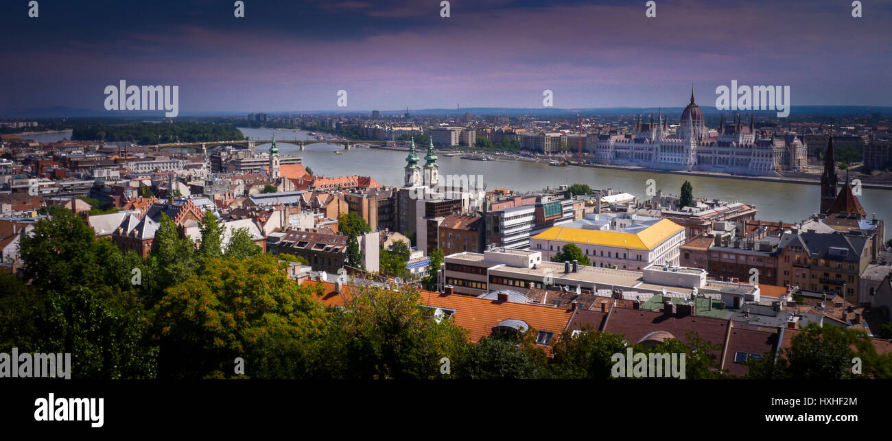 Veduta sul Danubio da Pest a Buda. Foto Stock