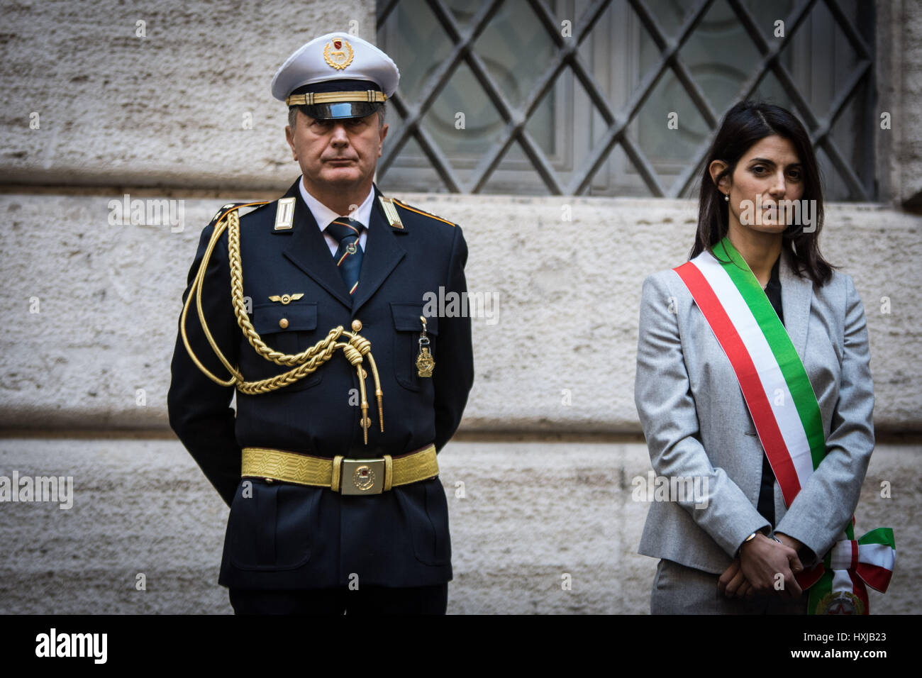 Sindaco Roma Italia roma sindaco virginia raggi immagini e fotografie stock ad alta ...