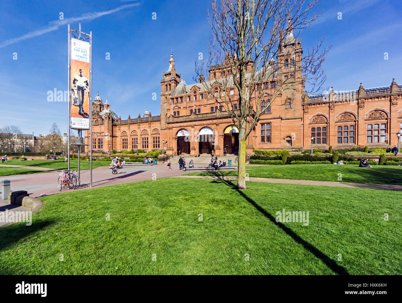 Kelvingrove Art Gallery & Museum Argyle Street Glasgow Scotland Regno Unito con l'arte dei Comics di pubblicità Foto Stock