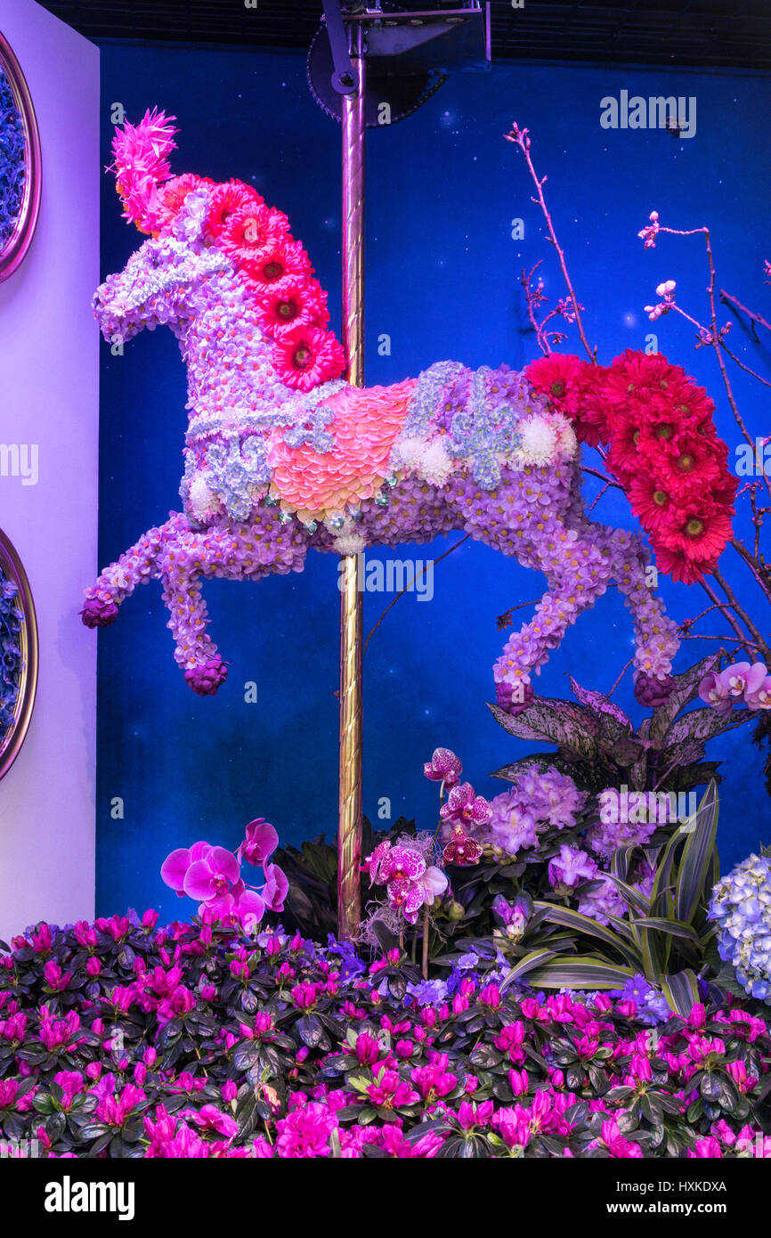 Macy's Carnevale Themed Flower Show di Herald Square, New York, Stati Uniti d'America Foto Stock