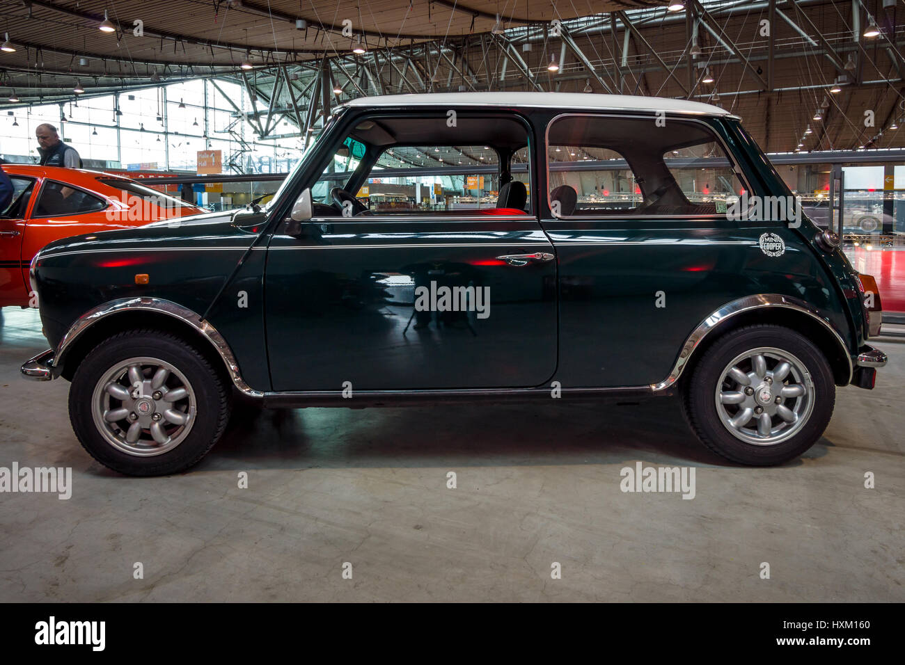 STUTTGART, Germania - 02 Marzo 2017: la piccola utilitaria Rover Mini Cooper. In Europa il più grande classico auto exhibition 'retrò classici' Foto Stock