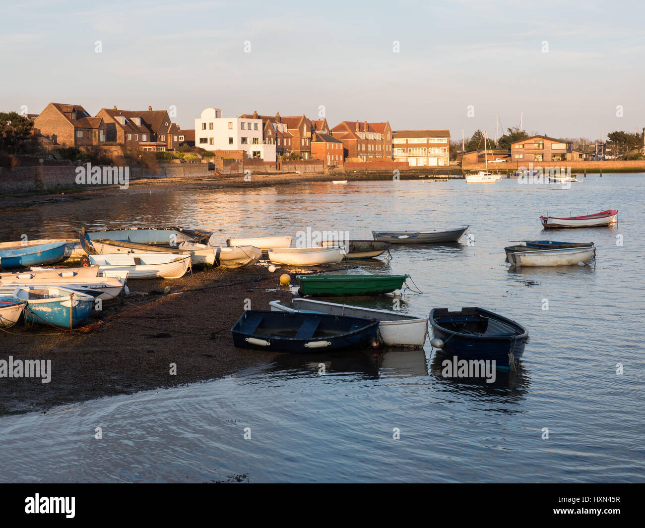 Molte piccole imbarcazioni al Porto di Peschici Foto Stock