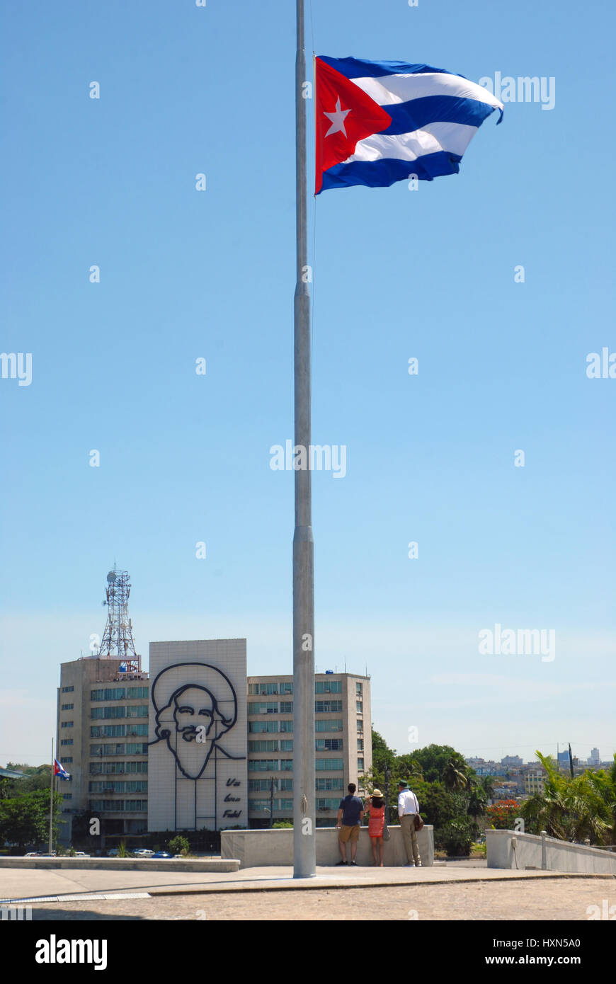 Immagine della guerriglia rivoluzionaria fighter Camilo Cienfuegos ,Ministero dell informatica e le comunicazioni, la Piazza della Rivoluzione, l'Avana, Cuba. Foto Stock