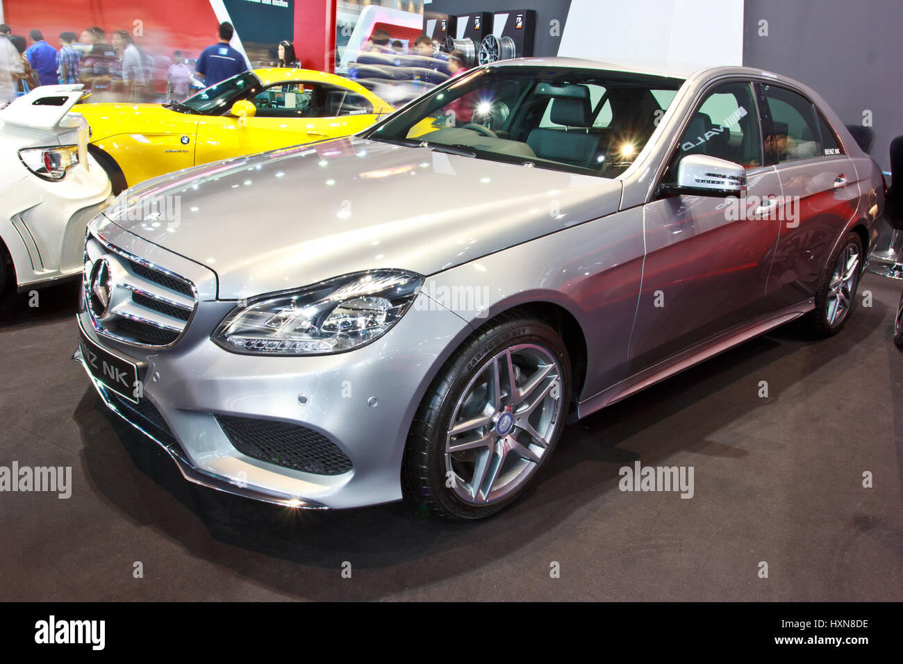 BANGKOK - 23 giugno : BENZ show a seconda Bangkok International Auto Salon 2013, il più grande e magnifico modificati e auto accesso automobilistica Foto Stock