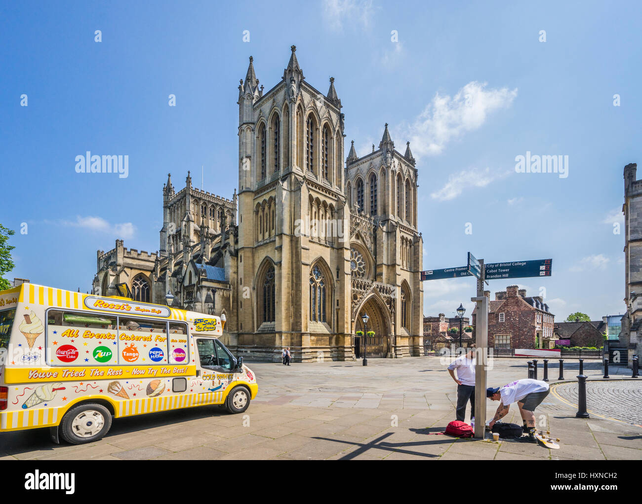 Regno Unito, Sud Ovest Inghilterra, Bristol, gelato produttore presso la Cattedrale di Bristol Foto Stock