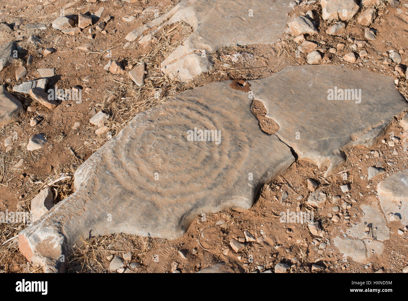 Spirale Antike im Fels auf der Insel Iraklia, kleine Kykladen, Griechenland Foto Stock