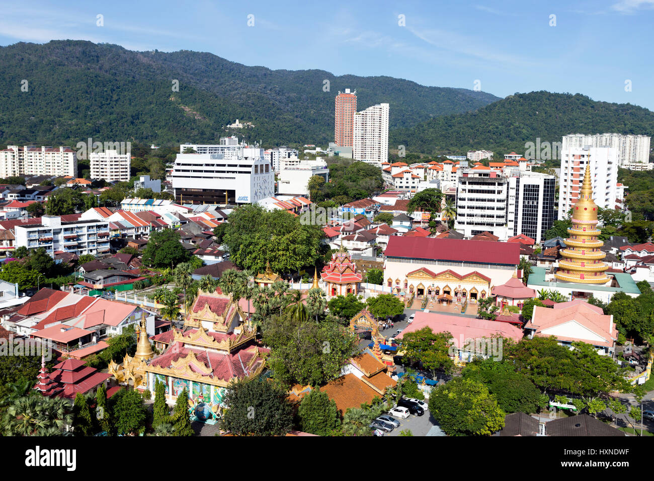 Wat Chaiya Mangkalaram o Wat Chayamangkalaram è un Thai tempio buddista di George Town, Penang, Malaysia, la maggior parte notevole per il suo Buddha reclinato stat Foto Stock