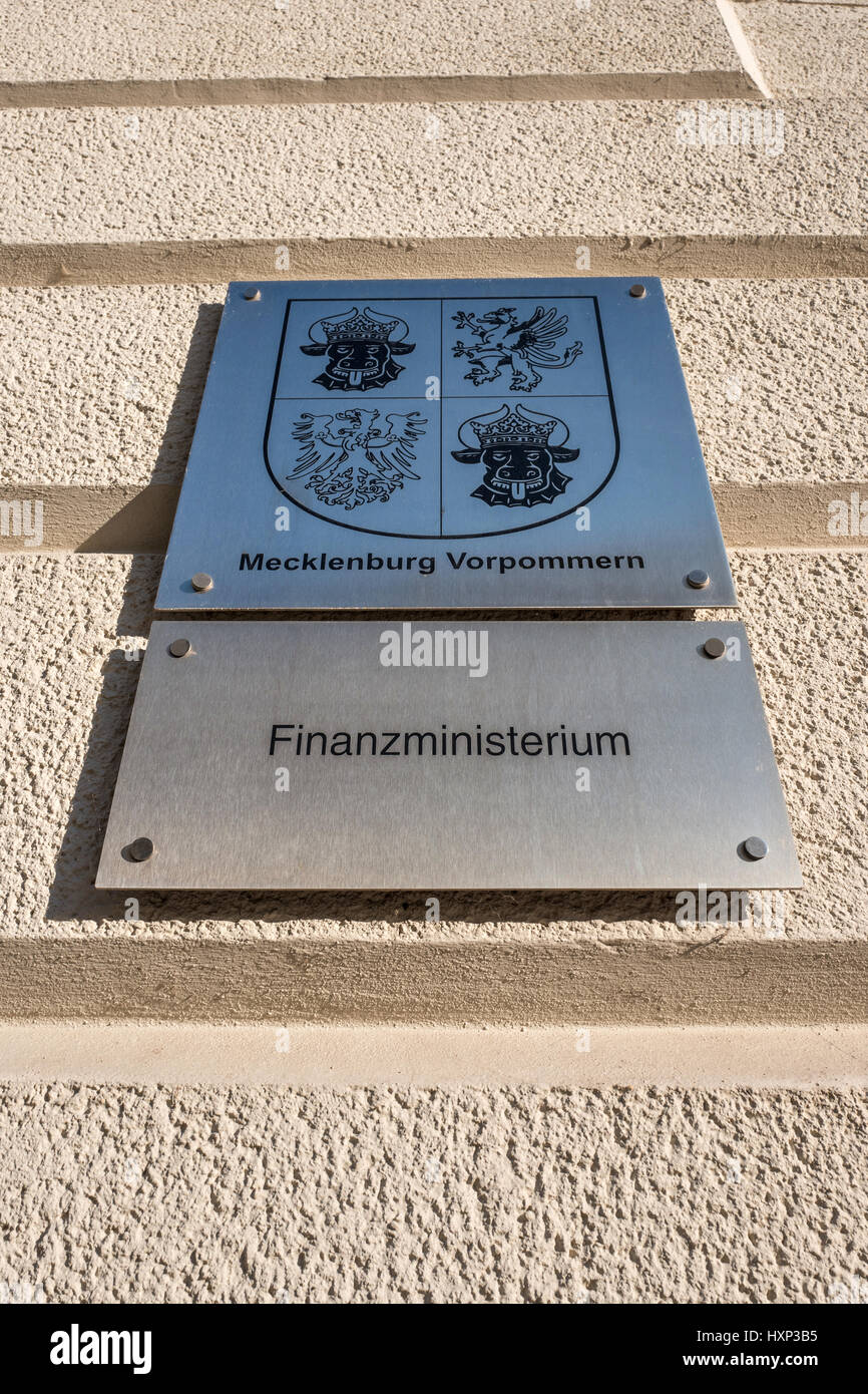 Lapide presso il ministero delle finanze dello Stato tedesco Meclemburgo-pomerania Foto Stock