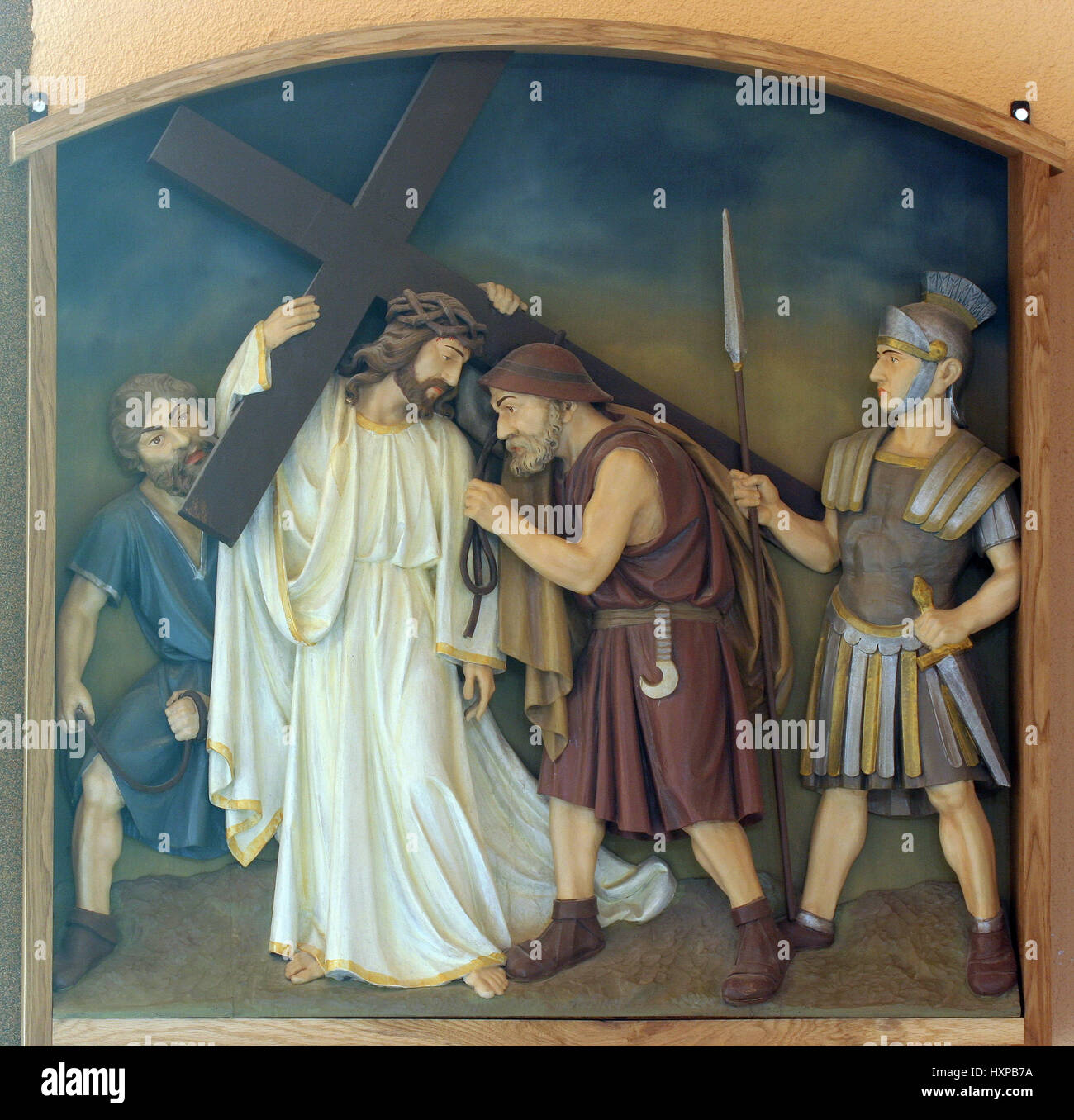 Chi Porta La Croce Via Crucis 2024 5 stazioni della Via Crucis, Simone di Cirene porta la croce, Chiesa