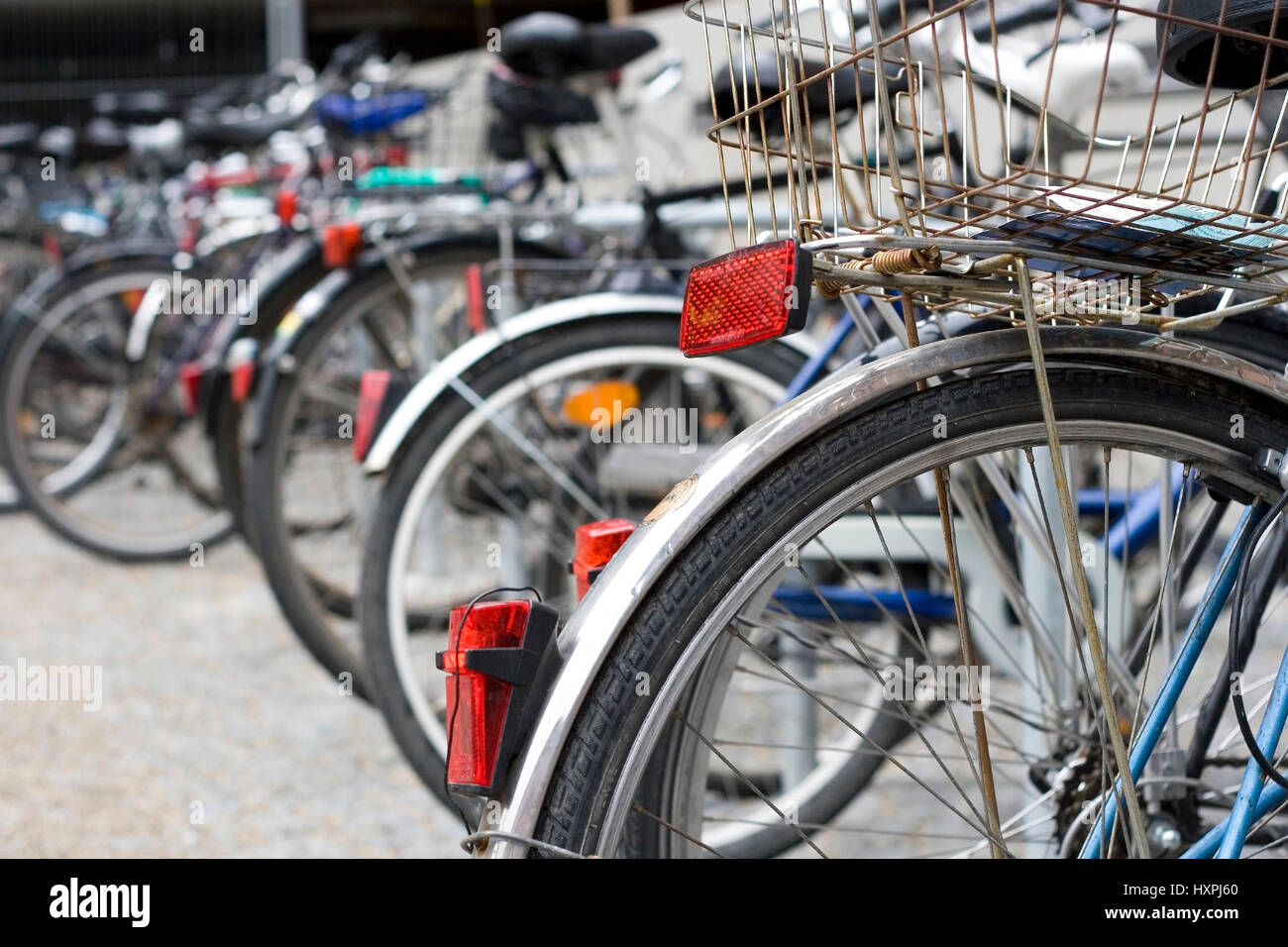Mettere giù le biciclette, abgestellte Fahrräder Foto Stock