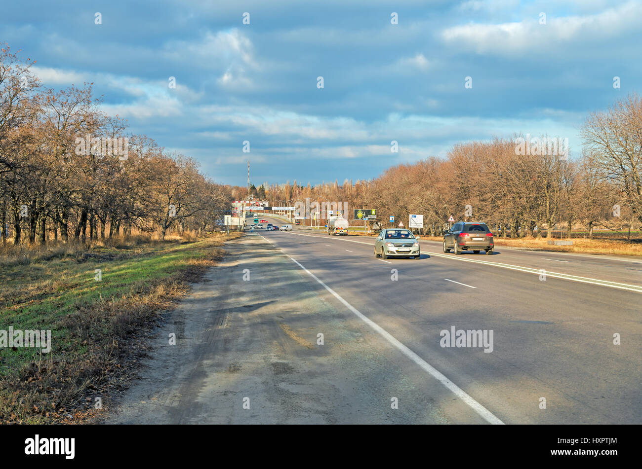 Dnepropetrovsk, Ucraina - Dicembre 04, 2015: ingresso alla città Dnipro dalla regione di Zaporozje Foto Stock