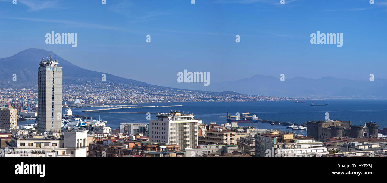 Panoramica aerea della città di Napoli e il lungomare Foto Stock