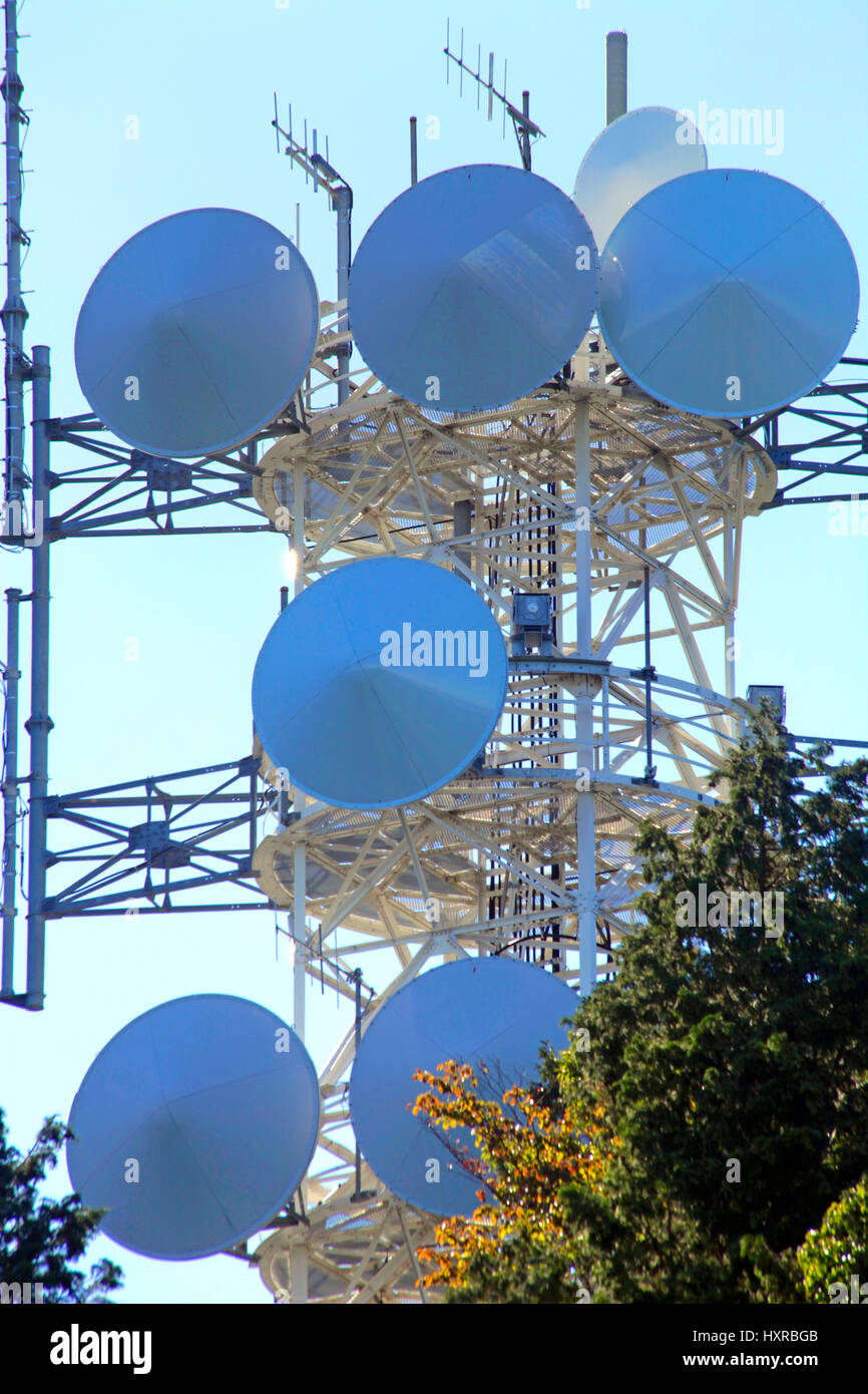 Radio stazione relè sulla sommità del monte Takao Hachiōji città Western Tokyo Giappone Foto Stock