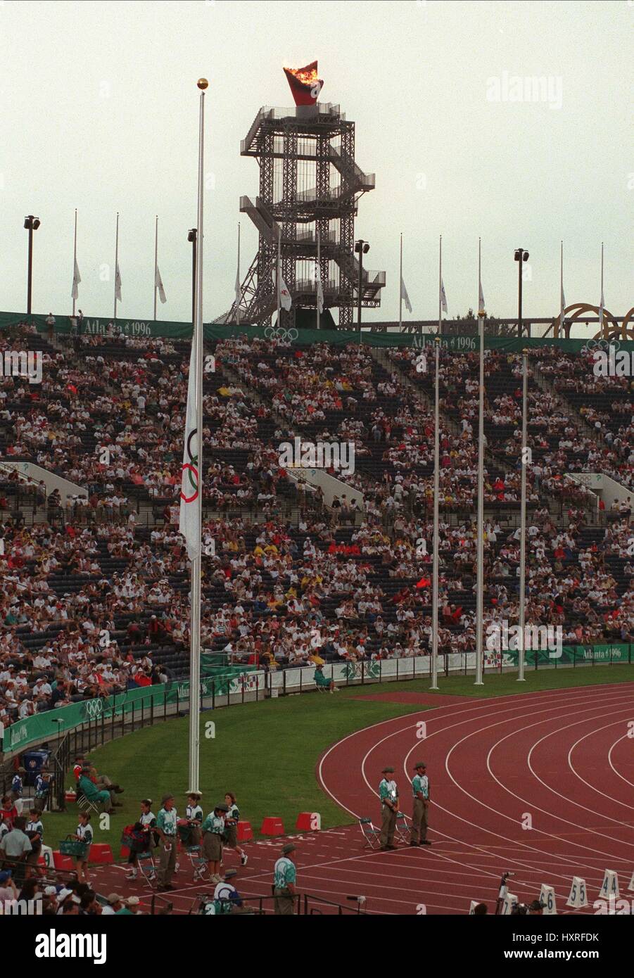 OLYMPIC Bandiere a mezz' asta. Stadio Olimpico. 01 Agosto 1996 Foto Stock
