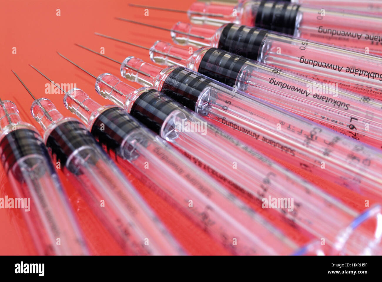 Siringa, sputter, medicina, farmaci, farmaco, droga, rimedi, il trattamento, il medicamento, medicamento, industria farmaceutica, Pharmazeutika, diabete, in Foto Stock