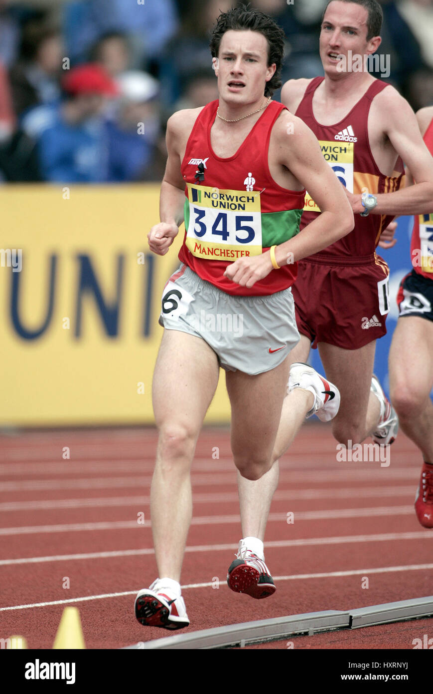 CHRIS THOMPSON 5000 METRI MANCHESTER ARENA regionale 11 luglio 2004 Foto Stock