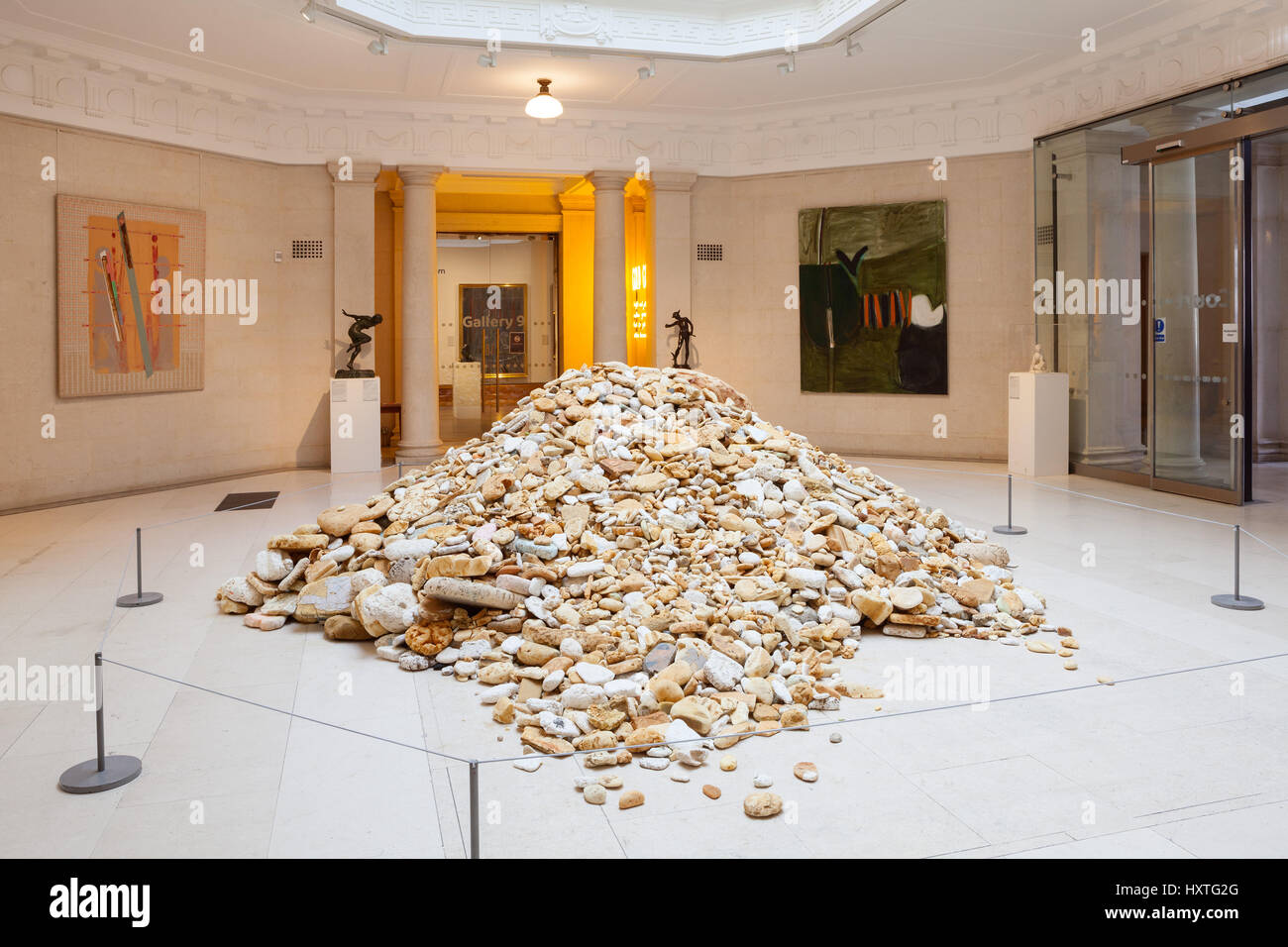 Scafo, East Yorkshire, Regno Unito. 30 Mar, 2017. In assoluto la prima mostra collettiva tra Hull Ferens della Galleria d'arte e il Museo Marittimo. Funzioni di offshore dieci nuove commissioni da importanti artisti contemporanei. Nella foto il Cove da Alexander Duncan. Credito: LEE BEEL/Alamy Live News Foto Stock