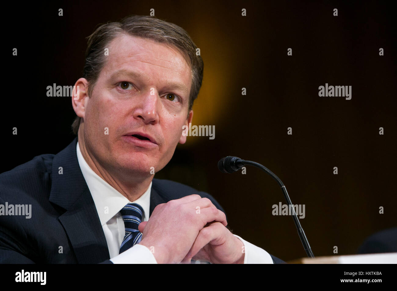 Washington DC, Stati Uniti d'America. Il 31 marzo 2017. Kevin Mandia, CEO di FireEye, testimonia durante un Senato Comitato di selezione sulla Intelligence audizione sul russo attività di Intelligence durante le elezioni americane a Washington D.C. il 30 marzo 2017. Credito: Kristoffer Tripplaar/Alamy Live News Foto Stock