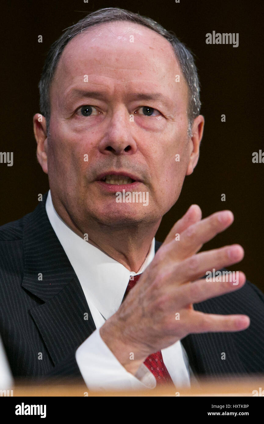 Washington DC, Stati Uniti d'America. Il 31 marzo 2017. Ex direttore della National Security Agency (NSA) Keith Alexander, testimonia durante un Senato Comitato di selezione sulla Intelligence audizione sul russo attività di Intelligence durante le elezioni americane a Washington D.C. il 30 marzo 2017. Credito: Kristoffer Tripplaar/Alamy Live News Foto Stock