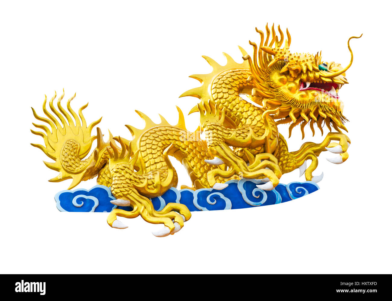 Drago cinese sul tetto del tempio isolato su sfondo bianco con tracciato di ritaglio Foto Stock