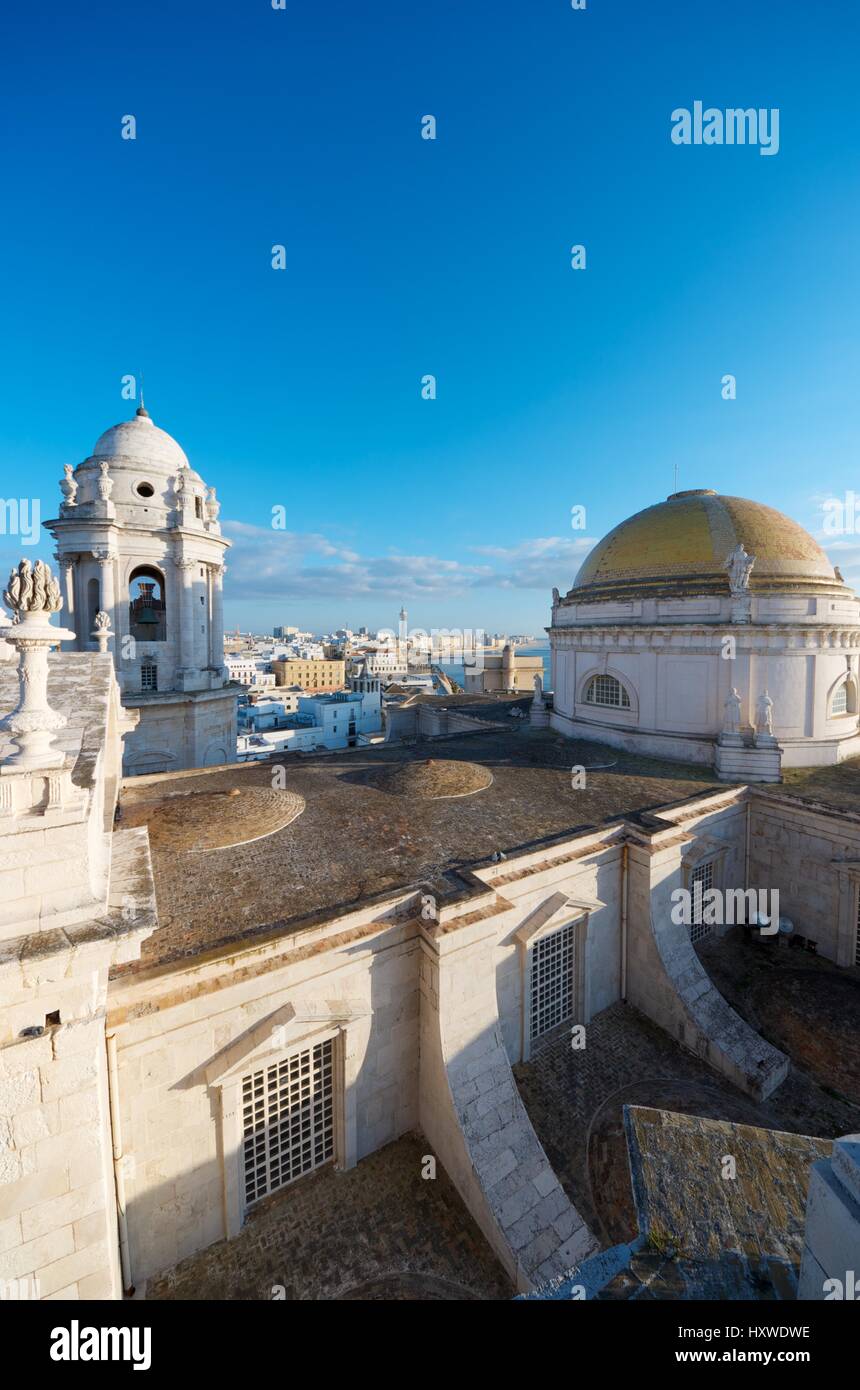 Vista della cattedrale di Cadice, Andalusia, Spagna Foto Stock
