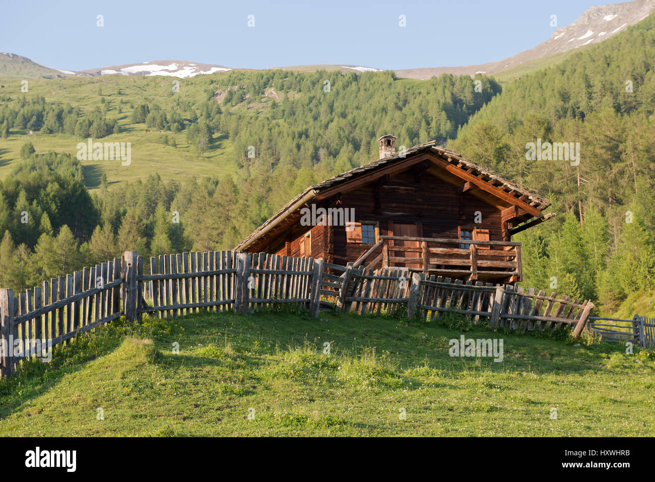 Alte Almhütten auf der Apriacher Alm, Heiligenblut, Kärnten, Österreich Foto Stock