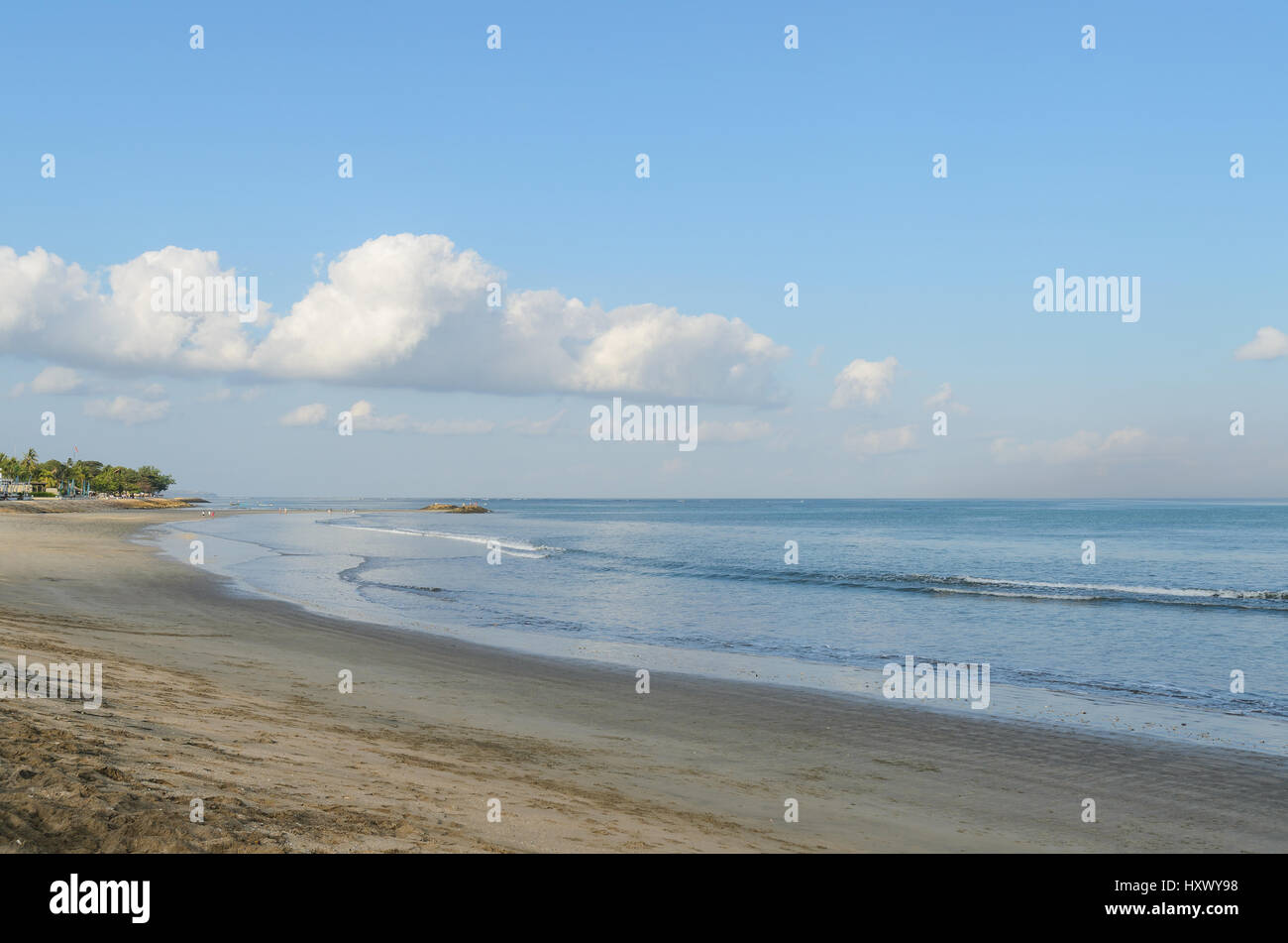 La spiaggia di kuta beach a Bali Indonesia Foto Stock