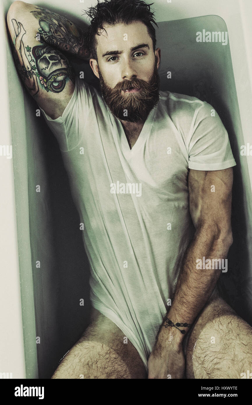 Scottish Model and Ice Hockey Player Tristan Harper, MR Scotland 2016 e protagonista del video chilted Yoga Viral. Foto Stock