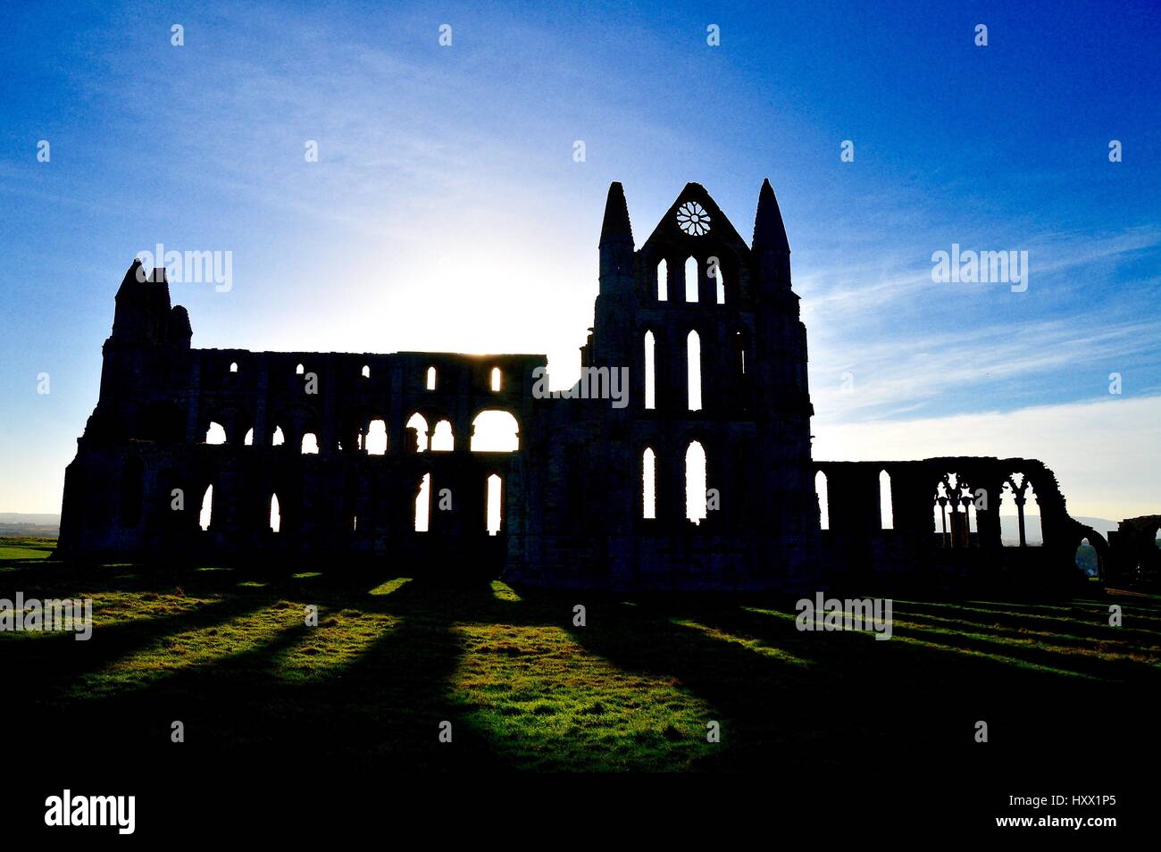 Whitby Abbey Aspetto del Nord in Silhouette Foto Stock