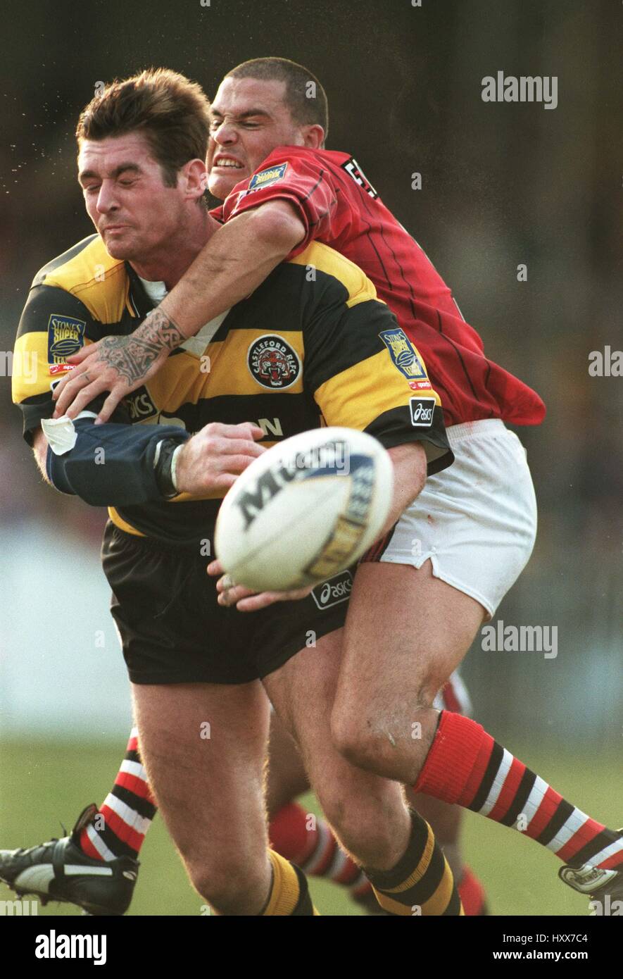 GRANT ANDERSON & PETER EDWARDS CASTLEFORD V SALFORD 11 Febbraio 1997 Foto Stock