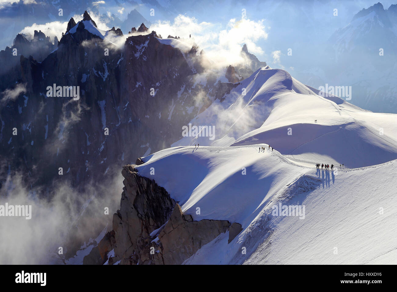 Incredibile Chamonix presto luce sui picchi di montagna Foto Stock