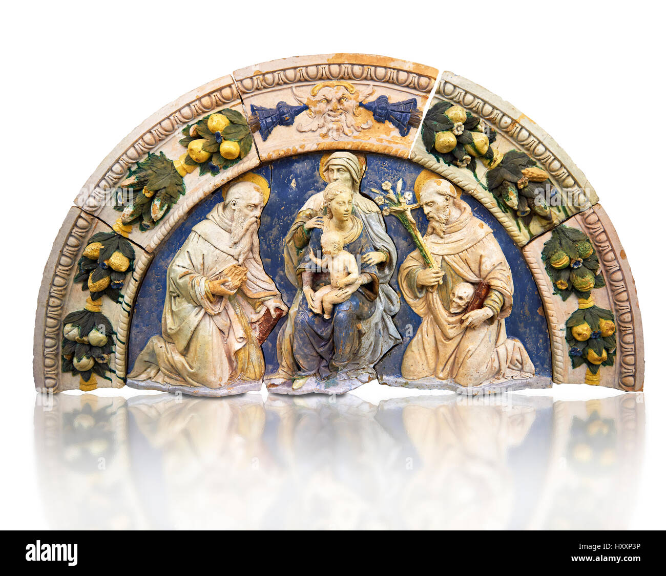 Terracotta smaltata pannello di Saint Anne, la Vergine Maria e il Bambino del XVI secolo da Santi Bugloni di Firenze. Inv Camp 38, il museo del Louvre, Parigi Foto Stock