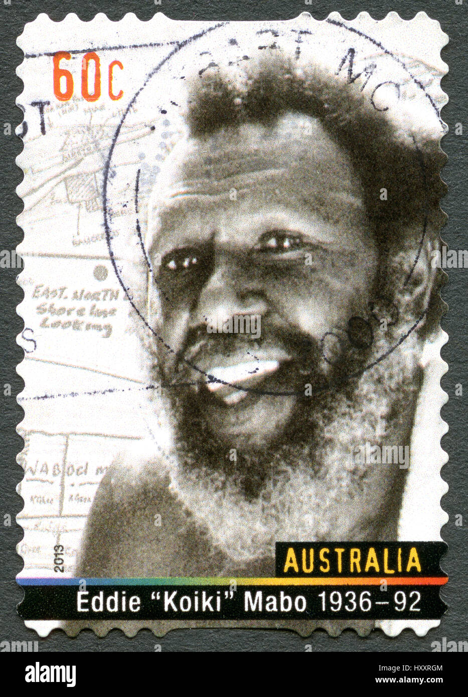 AUSTRALIA - circa 2013: un usato francobollo da Australia, raffigurante un ritratto di Eddie Mabo - noto per il suo ruolo nella campagna elettorale per lan indigeni Foto Stock