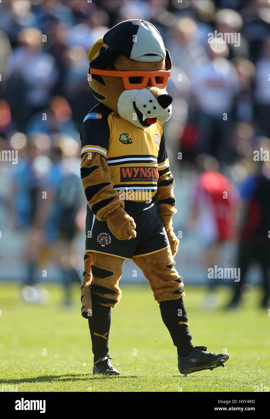 JT CASTLEFORD TIGERS MASCOTTE GIUNGLA CASTLEFORD INGHILTERRA 29 Marzo 2009 Foto Stock