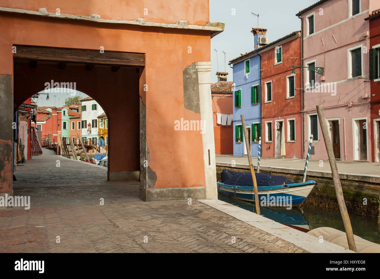 Pomeriggio a molla sull'isola di Burano, Venezia, Italia. Foto Stock