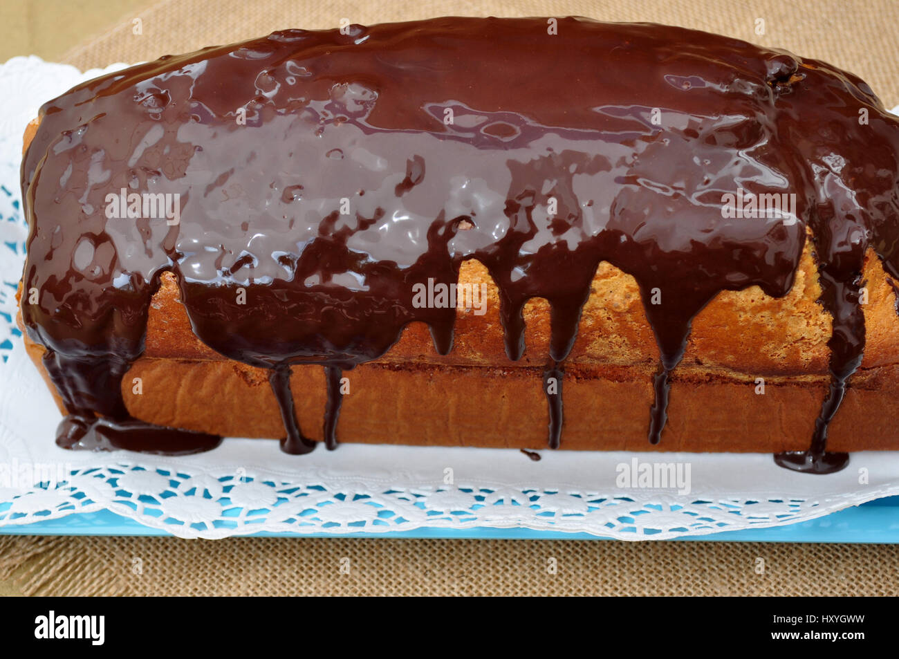 Ricoperta di cioccolato torta fatta in casa Foto Stock