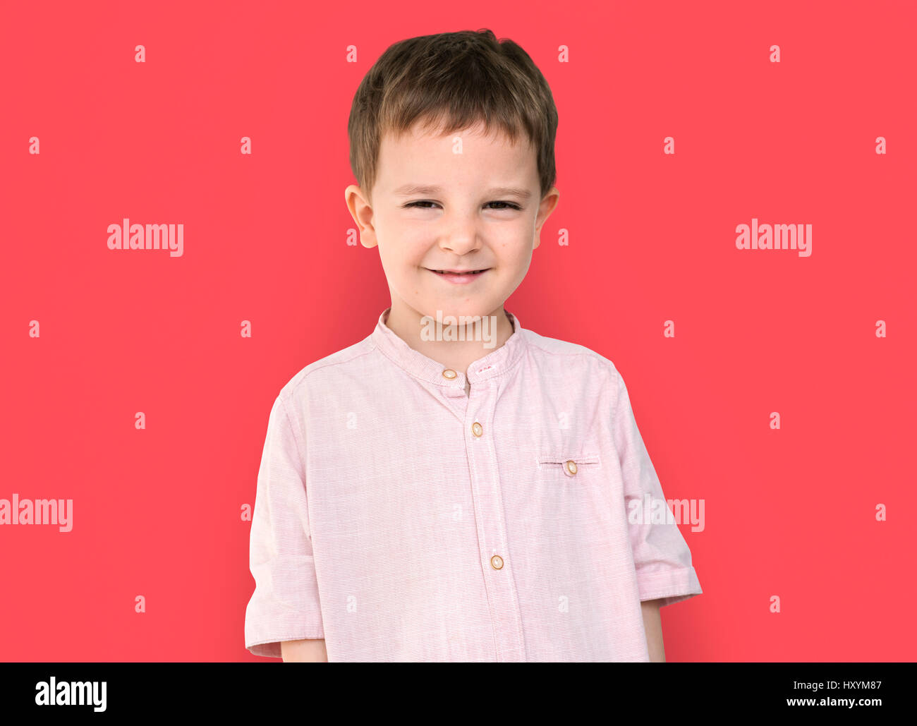 Caucasian Little Boy sorriso felice allegro Foto Stock