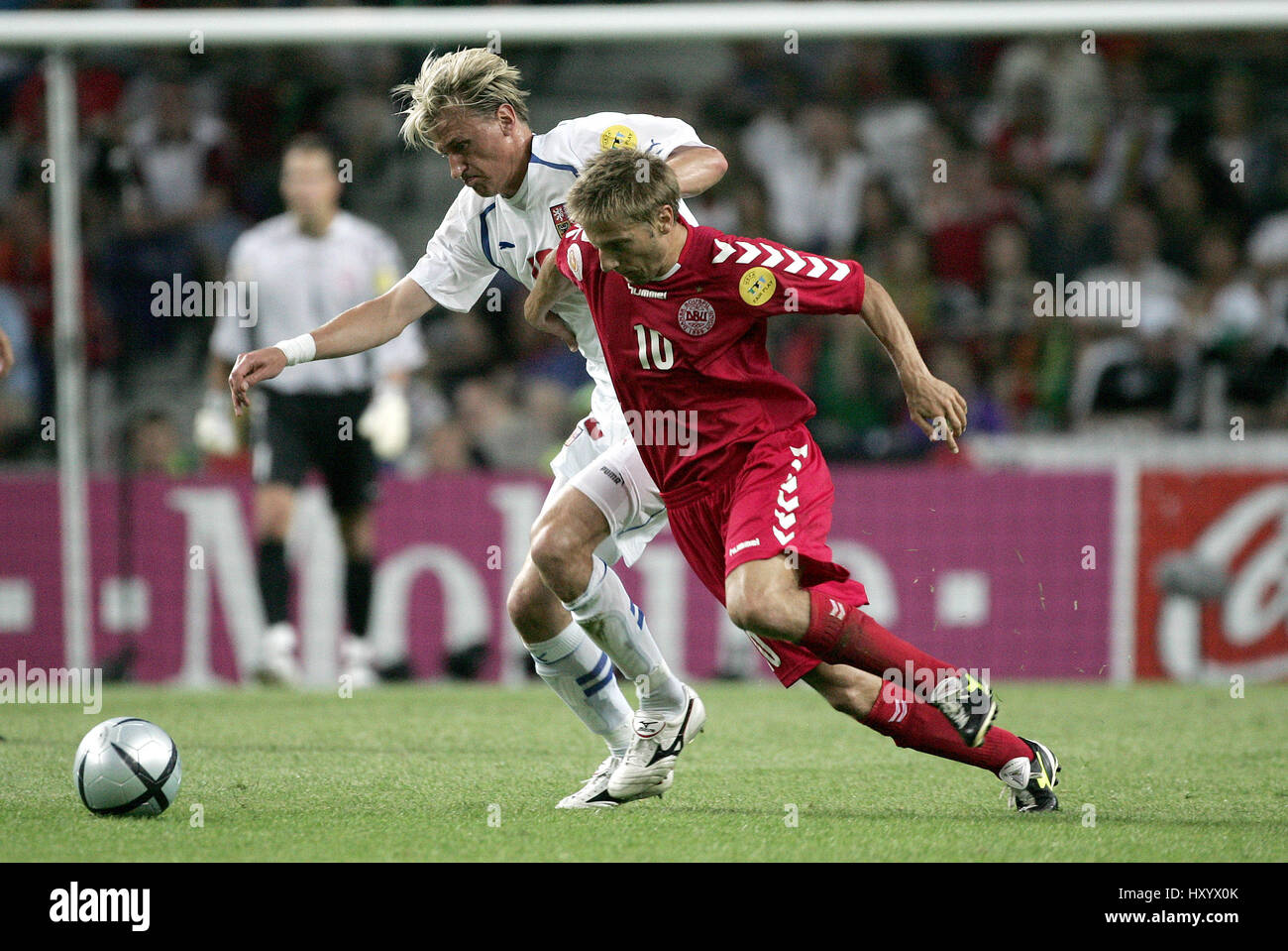 MARTIN JORGENSEN & Marek HEINZ REPUBBLICA CECA V DANIMARCA Dragao Stadium Porto Portogallo 27 giugno 2004 Foto Stock