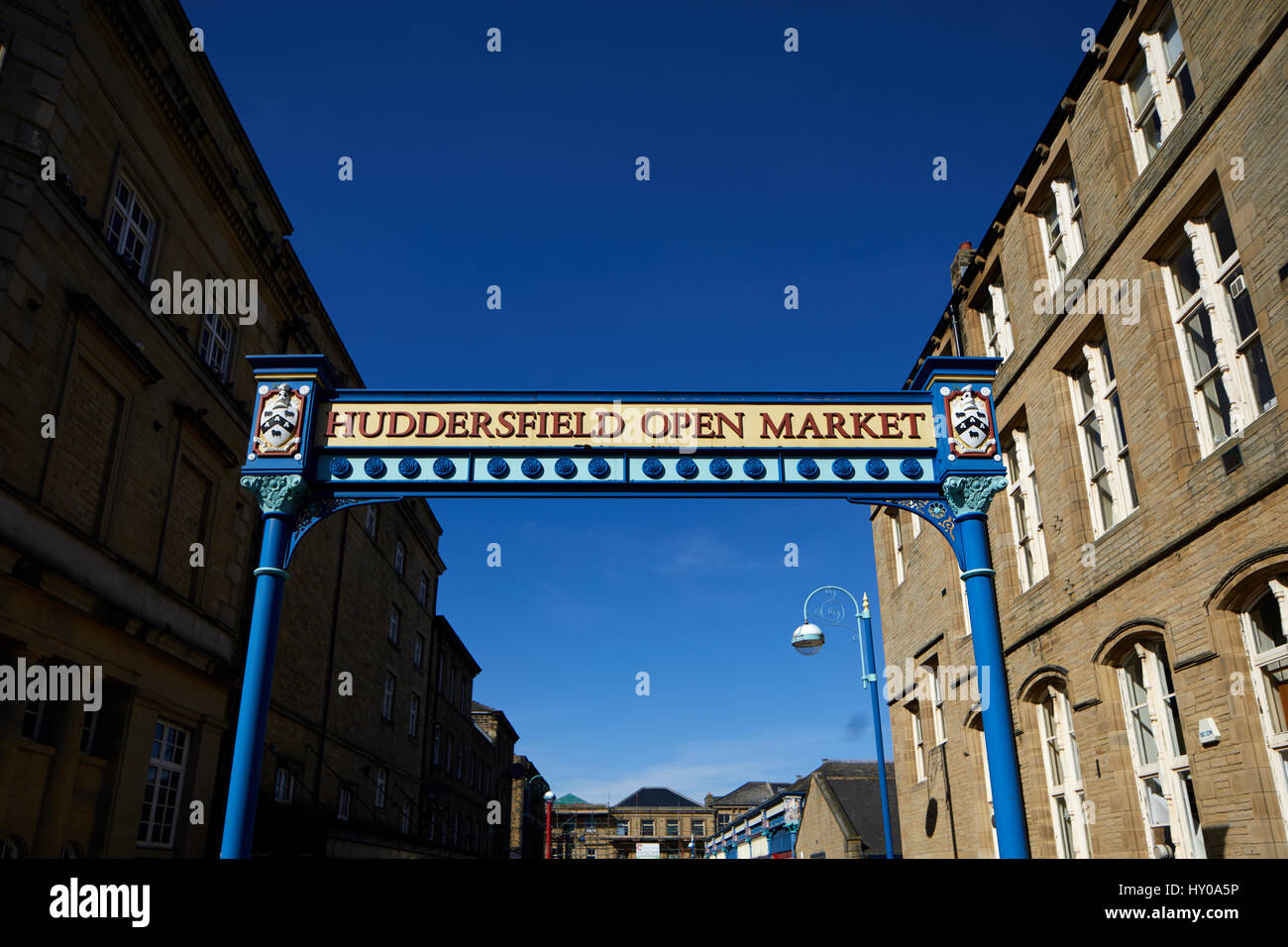 Vittoriano mercato aperto, Byram St, Huddersfield Town Center di un grande mercato comune metropolitan borough Kirklees, West Yorkshire, Inghilterra. Regno Unito. Foto Stock
