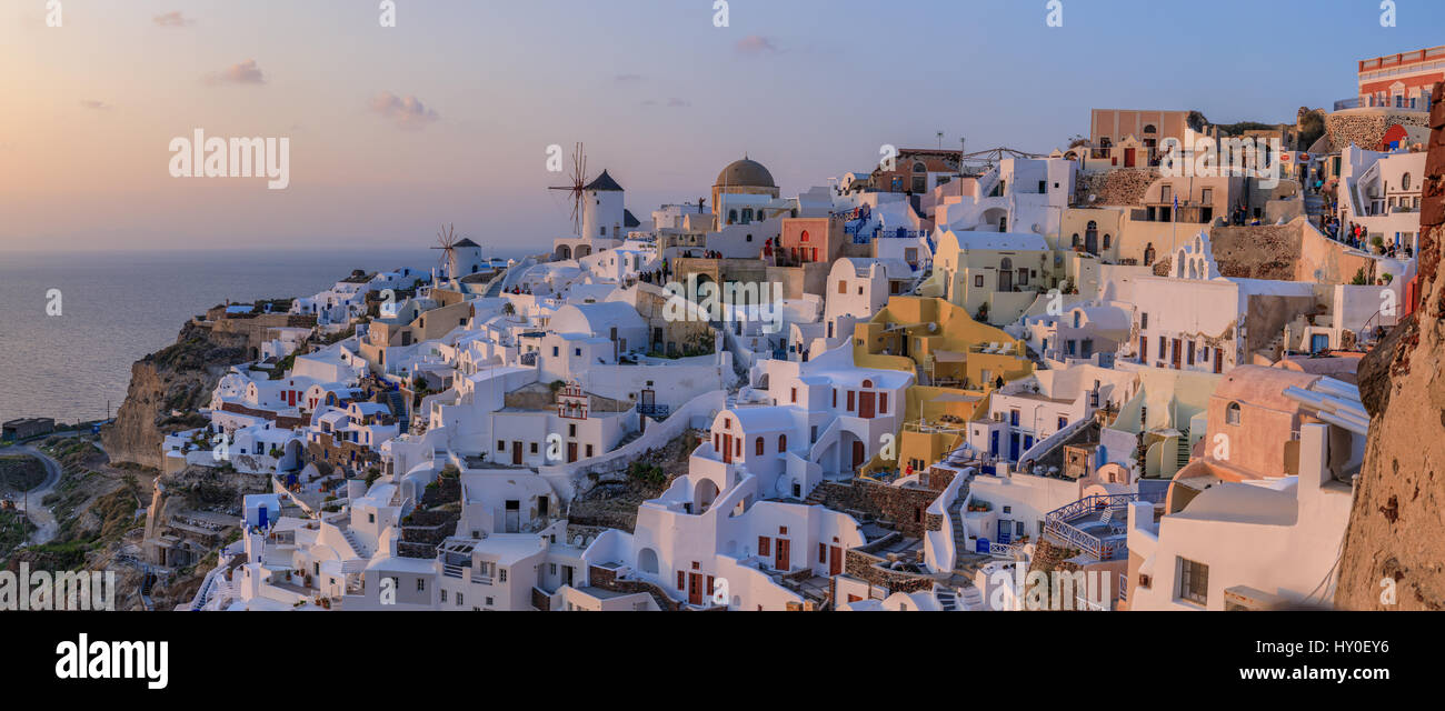 Santorini al tramonto, Grecia Foto Stock