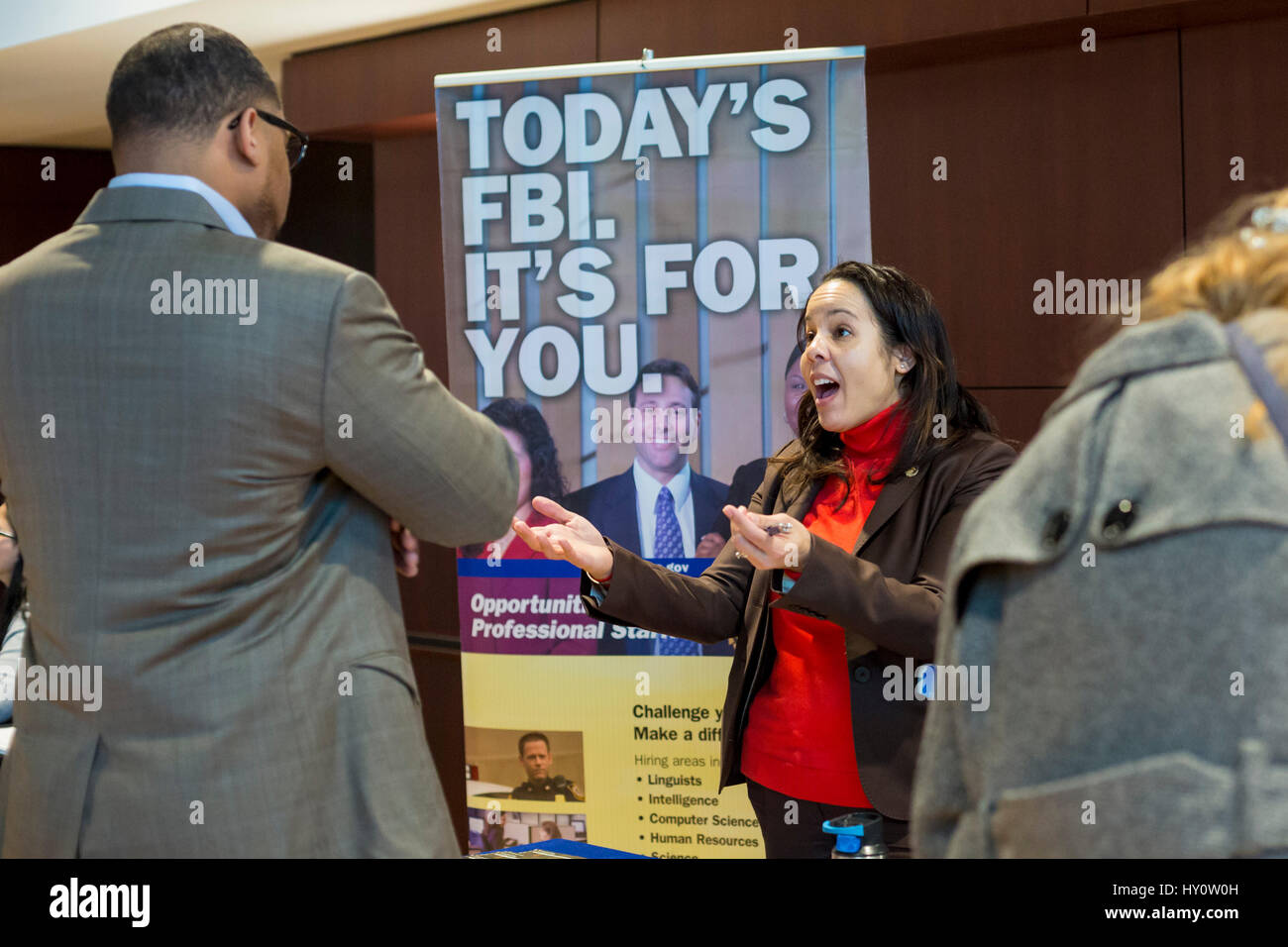 Dearborn, Michigan - l'FBI reclute a una fiera del lavoro sponsorizzato da accesso, la Comunità Araba Centro per il Comitato economico e sociale i servizi. Foto Stock
