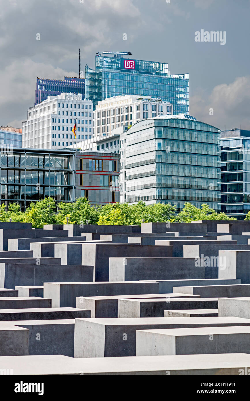 Berlino, Holocast Memorial; Berlino, Gedenkstaette für die ermordeten Juden und Potsdamer Platz Foto Stock