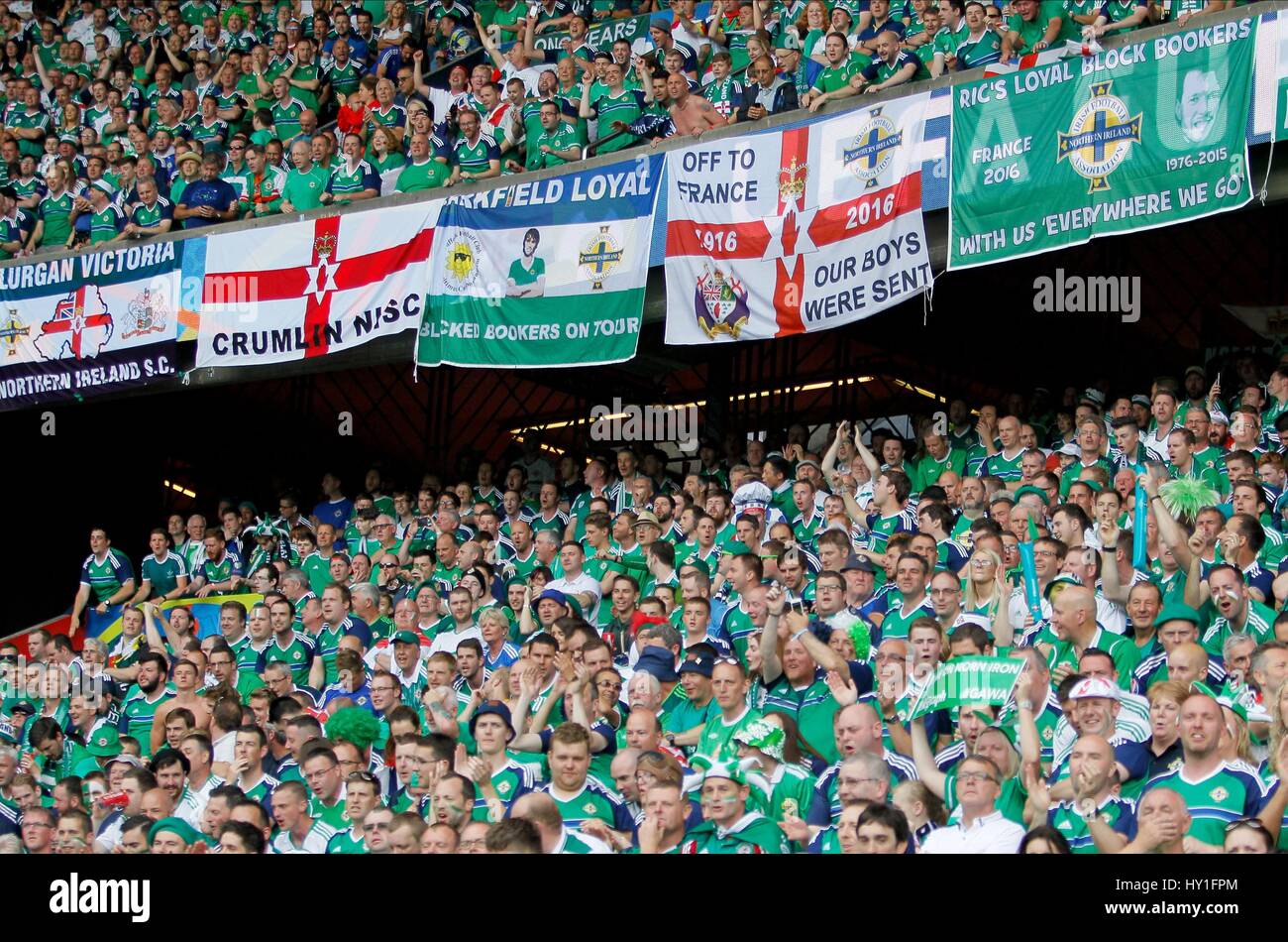 Irlanda del Nord tifosi IRLANDA DEL NORD / GERMANIA PARC DES PRINCES Parigi Francia 21 giugno 2016 Foto Stock