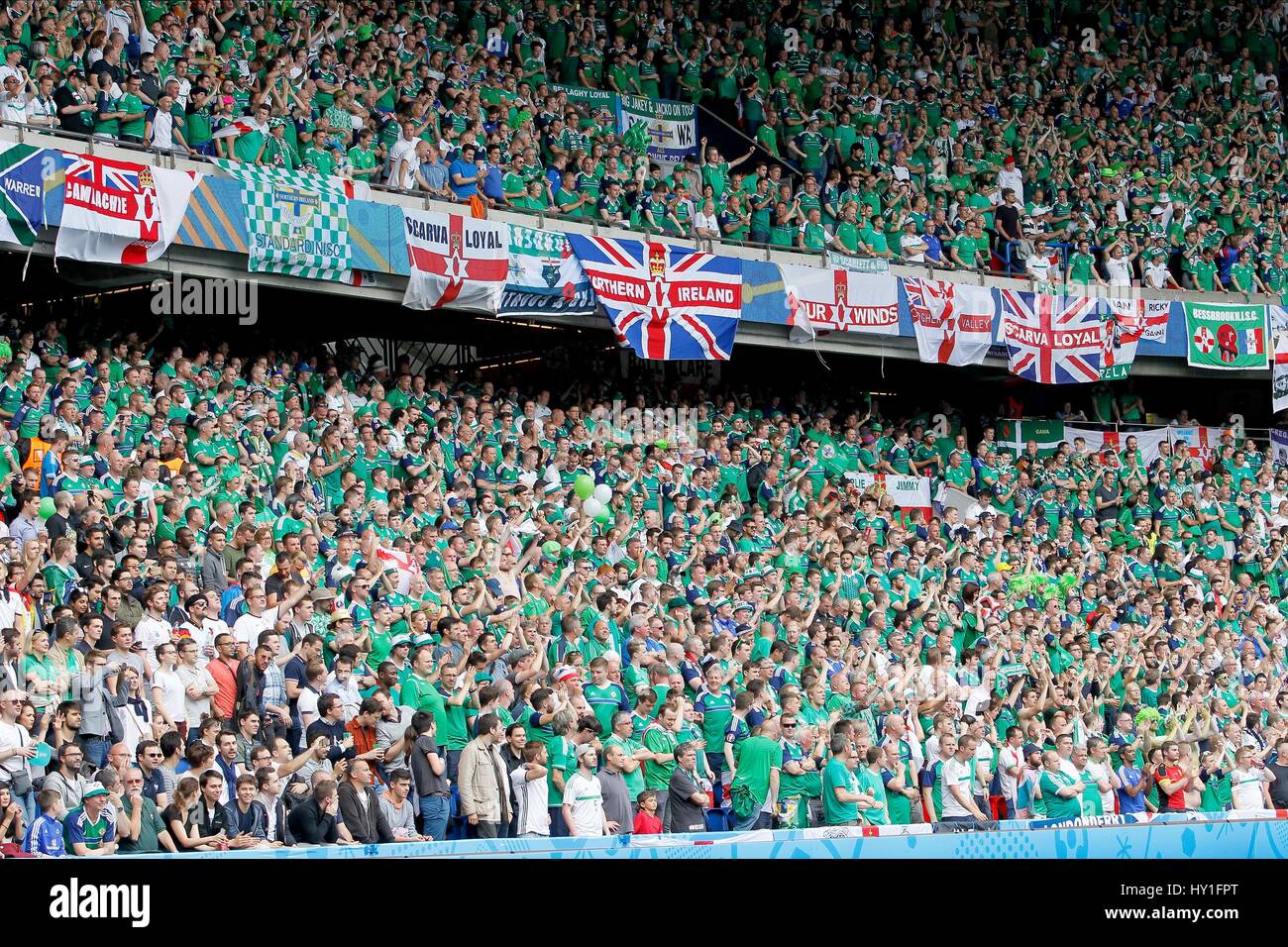 Irlanda del Nord tifosi IRLANDA DEL NORD / GERMANIA PARC DES PRINCES Parigi Francia 21 giugno 2016 Foto Stock