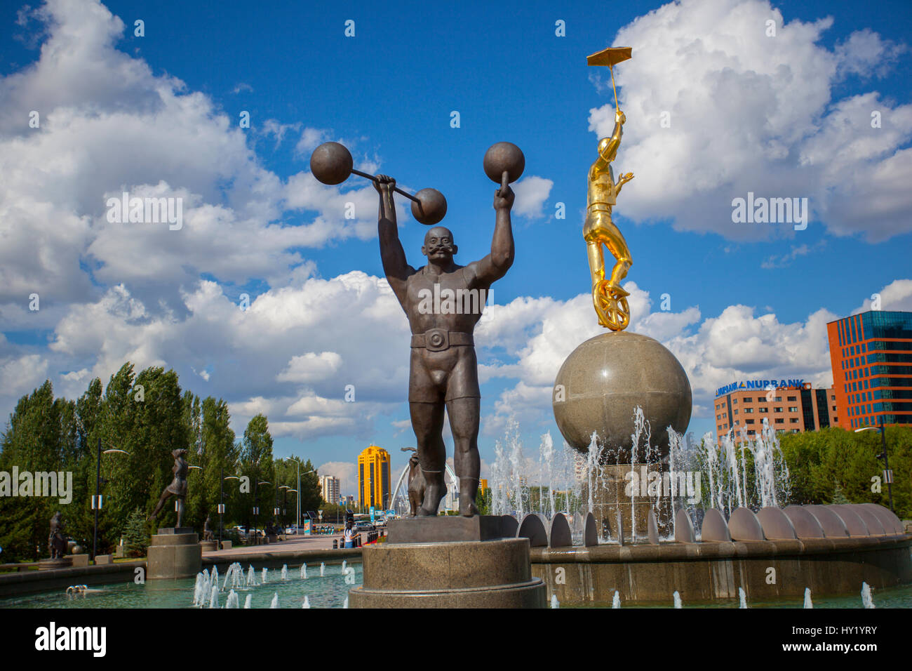 La scultura vicino al circo in Astana. Foto Stock