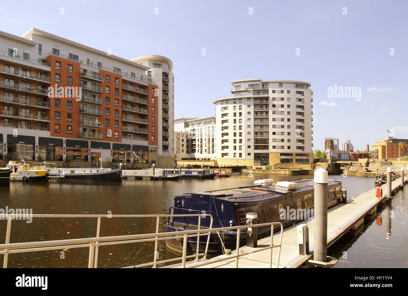 Clarence Dock a Leeds è una spesa e destinazione di piacere nel centro di Leeds, West Yorkshire, Inghilterra. Esso ospita anche una grande popolazione residenziale i Foto Stock