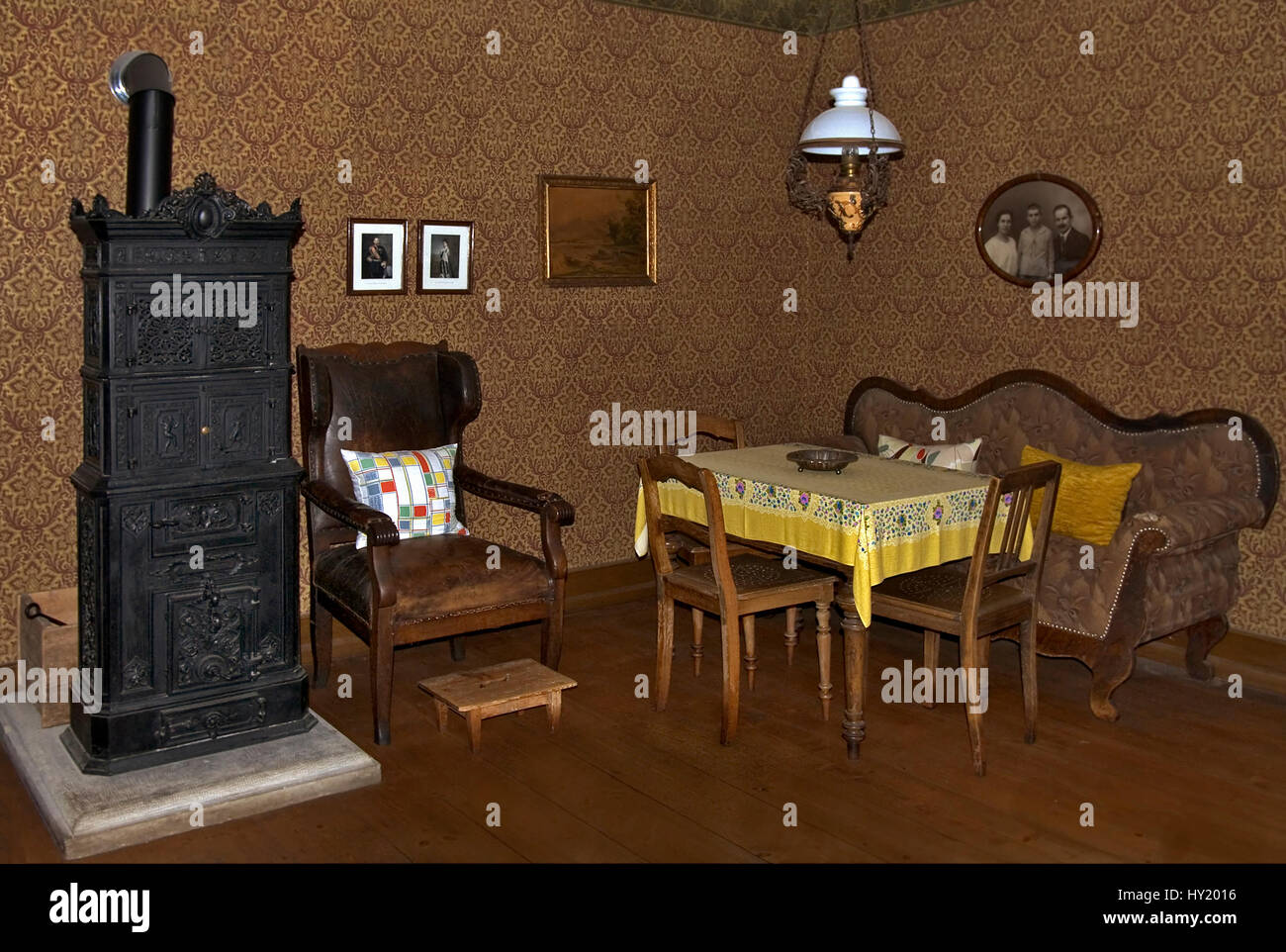 Storico 1800s soggiorno in un tradizionale villaggio Tedesco al Hohenlohe Aria Aperta Folk Museum vicino Schwaebisch Hall di Baden WÃ¼rtemberg in SÃ¼dd Foto Stock