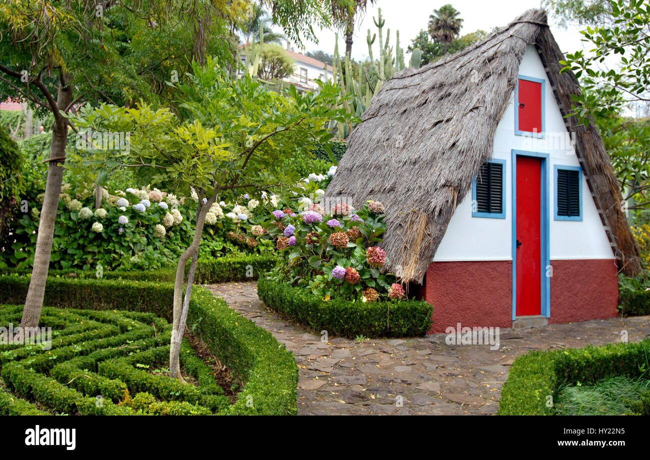 Tradizionale casa di Madeira presso il Giardino Botanico di Funchal, Madeira, Portogallo Foto Stock