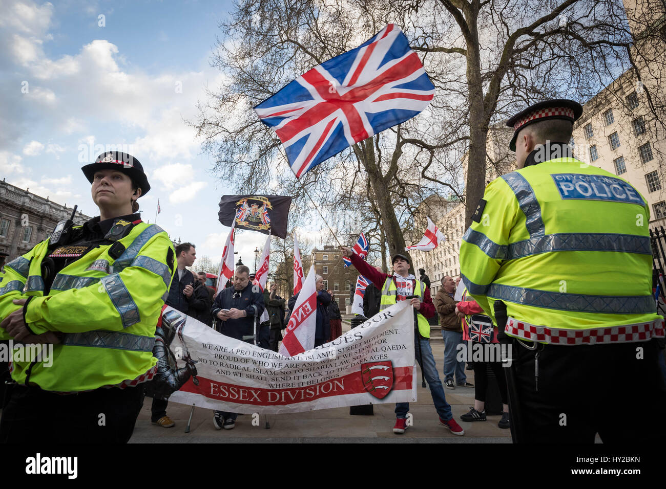 Londra, Regno Unito. Il 31 marzo, 2017. Di estrema destra movimento Sud Est Alliance (mare) Marcia di protesta per la Gran Bretagna, Marzo per Brexit, marzo contro l'immigrazione. © Guy Corbishley/Alamy Live News Foto Stock