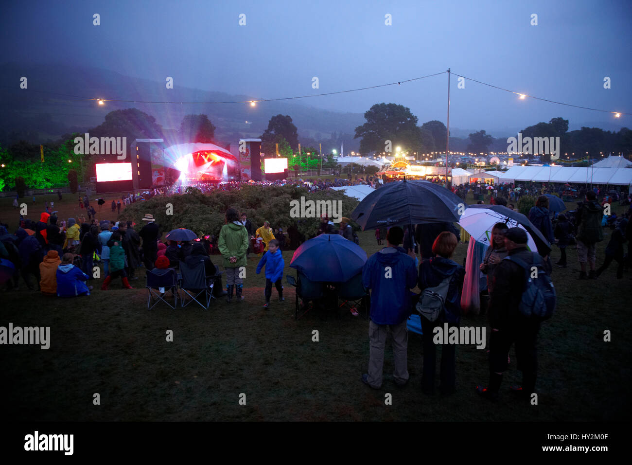 Live band suonare sul palco, Green Man festival, Galles Foto Stock